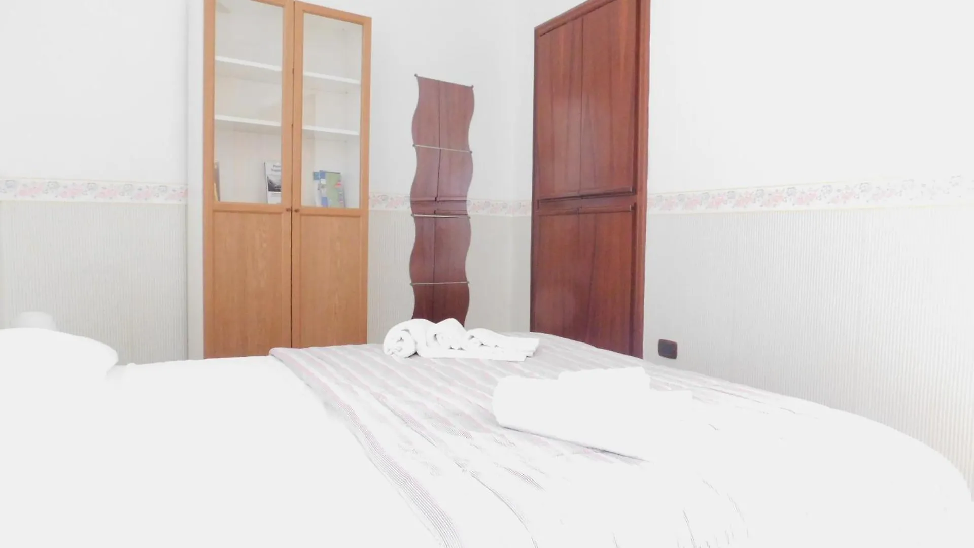 Piacevole Appartamento Chiaia Naples Italy