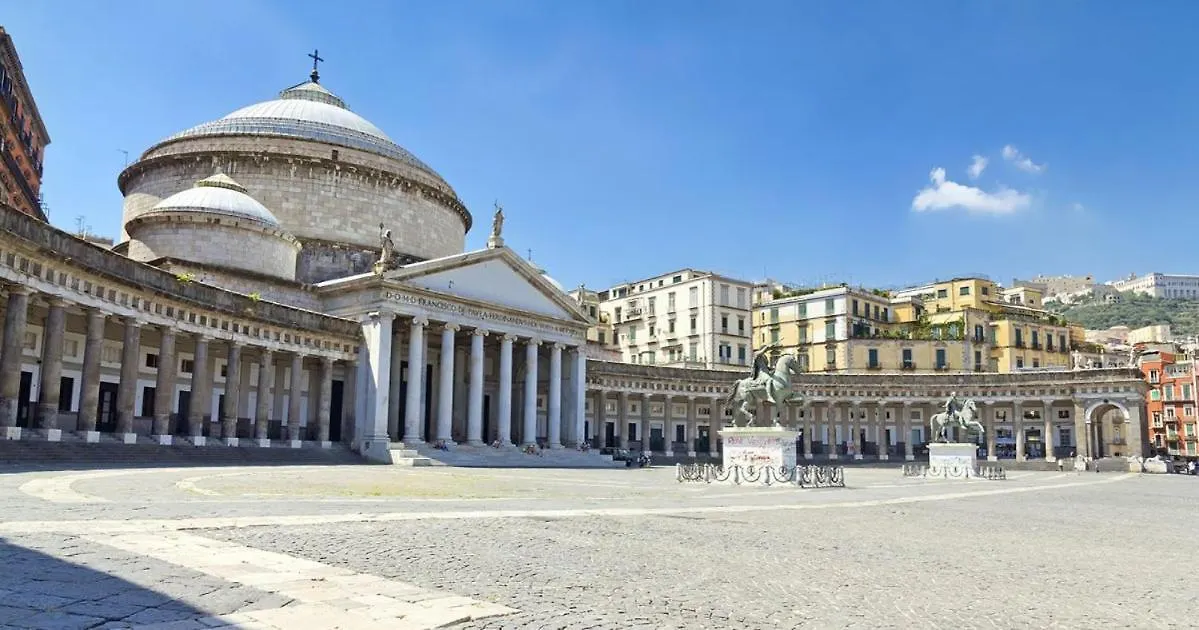 Piacevole Appartamento Chiaia Naples Apartment