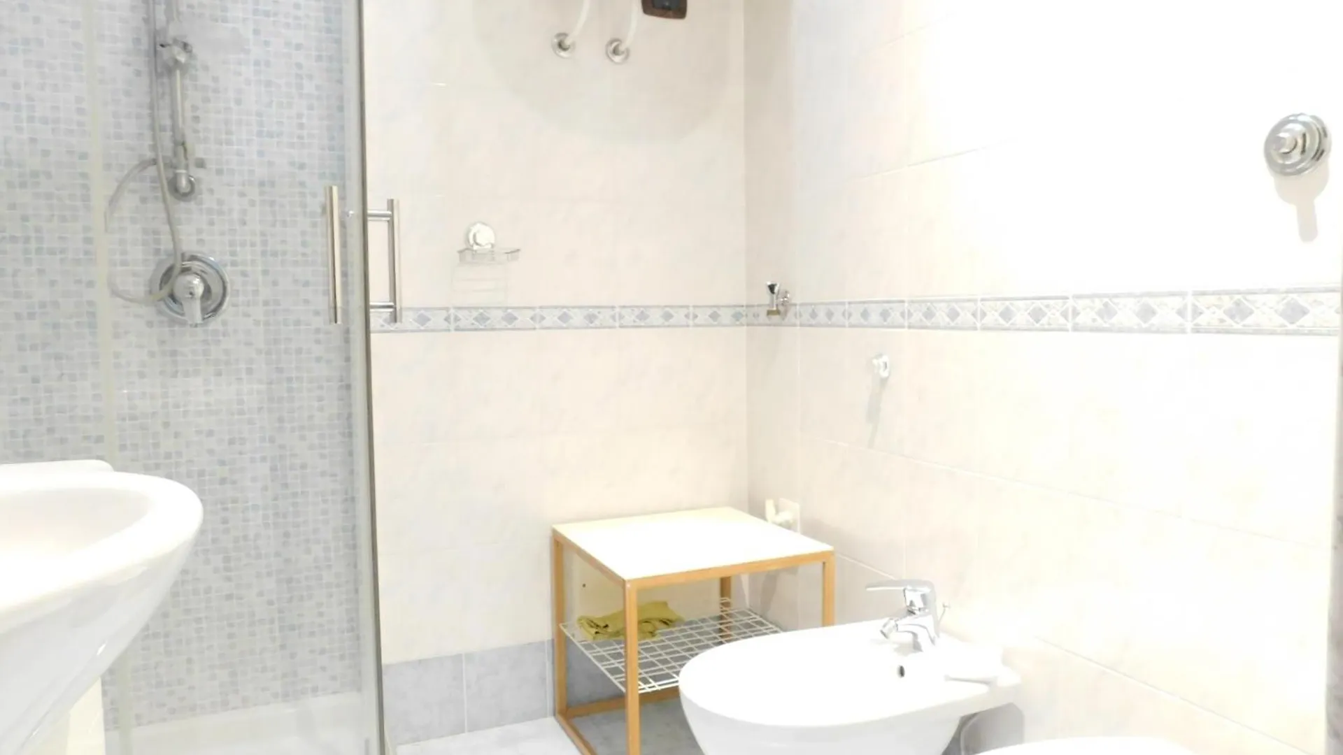 Piacevole Appartamento Chiaia Naples Apartment